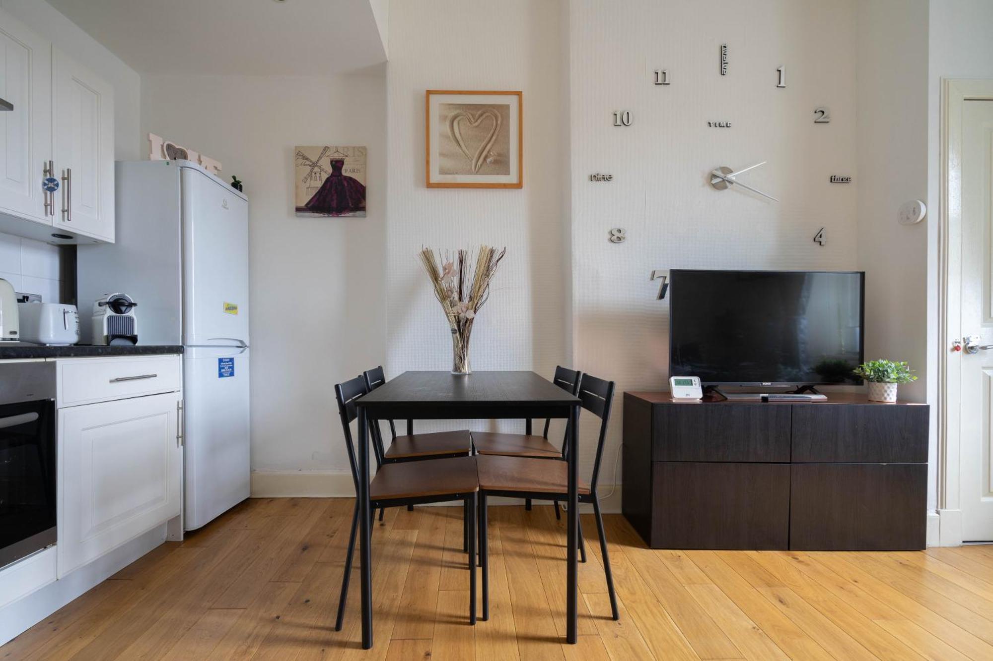 Cosy Leith Escape - Edinburgh City ภายนอก รูปภาพ